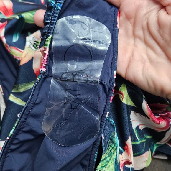 PatBO Laelia One-Piece Swimsuit Women’s M NEW Halterneck Floral Cutout Resort - Picture 16 of 16